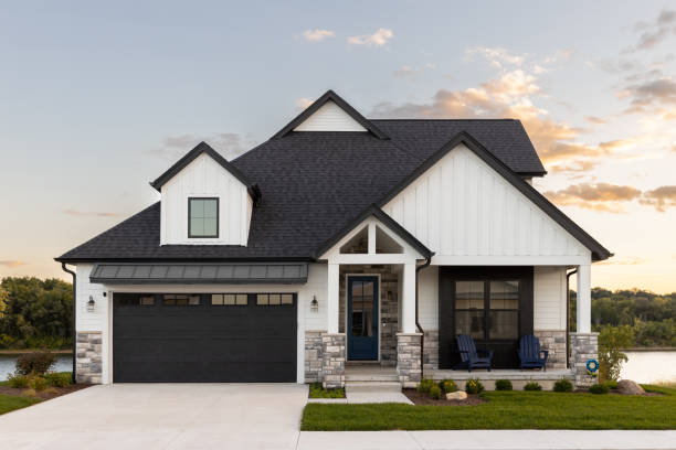 Best Roof Maintenance and Cleaning  in Moreland Hills, OH